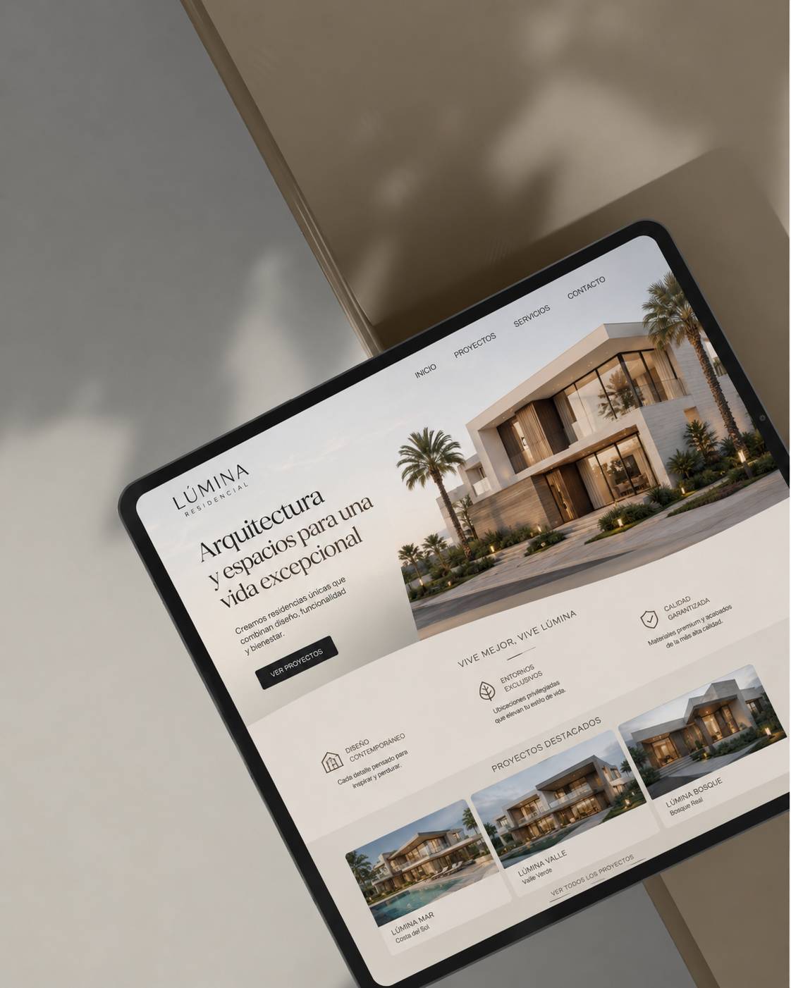 Inmobiliaria definiendo operación y cartera de propiedades